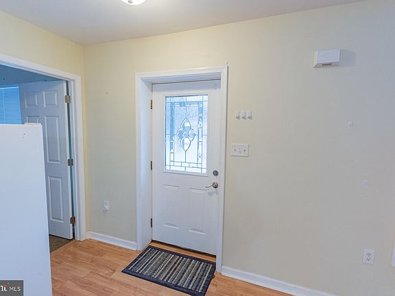 5th image of 12 Winona Cir