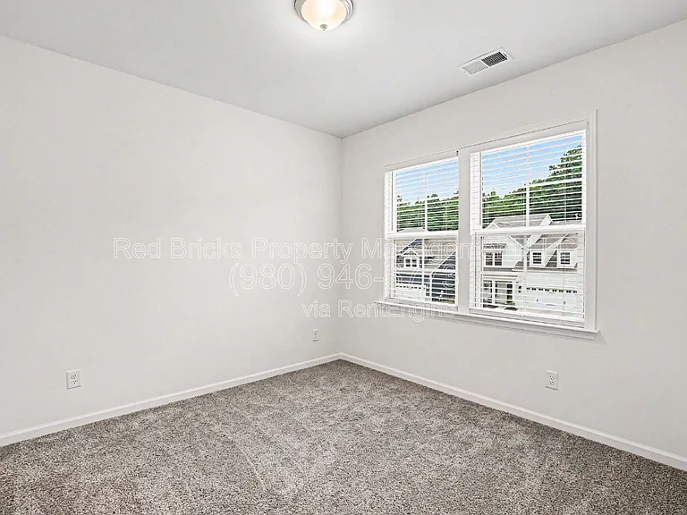 11026 Lochmere Rd — Photo 16