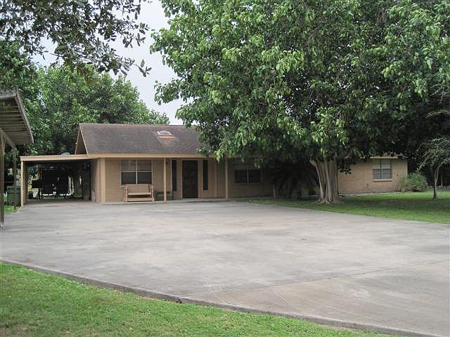 1st image of 931 Moon Lake Dr S