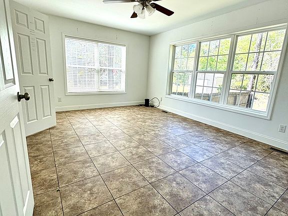 5th image of 220 Drayton Way