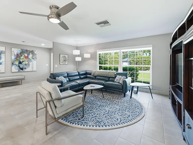 1555 Wyn Cove Dr — Photo 6