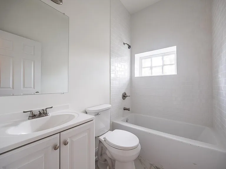 3109 N Harding Ave #3 — Photo 7