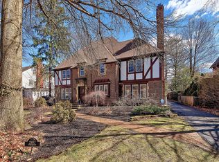 2987 Torrington Rd, Shaker Heights, OH 44122