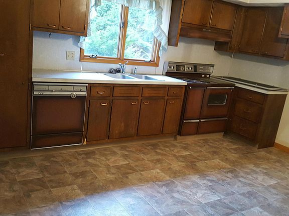3rd image of 548 W Foothills Dr
