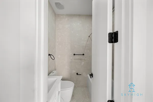 Rented by Skyhigh Realty NYC LLC | media 12