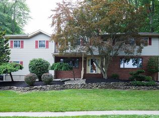 1575 Van Buren Dr, North Brunswick, NJ 08902