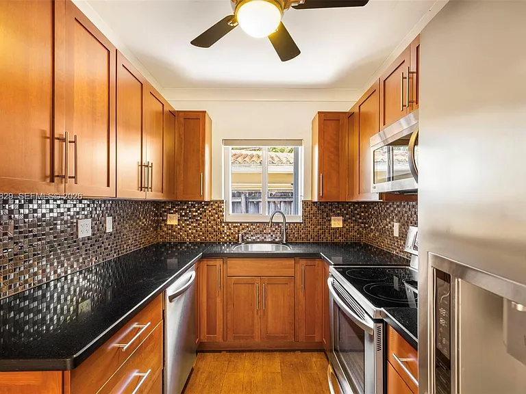2431 Overbrook St — Photo 5