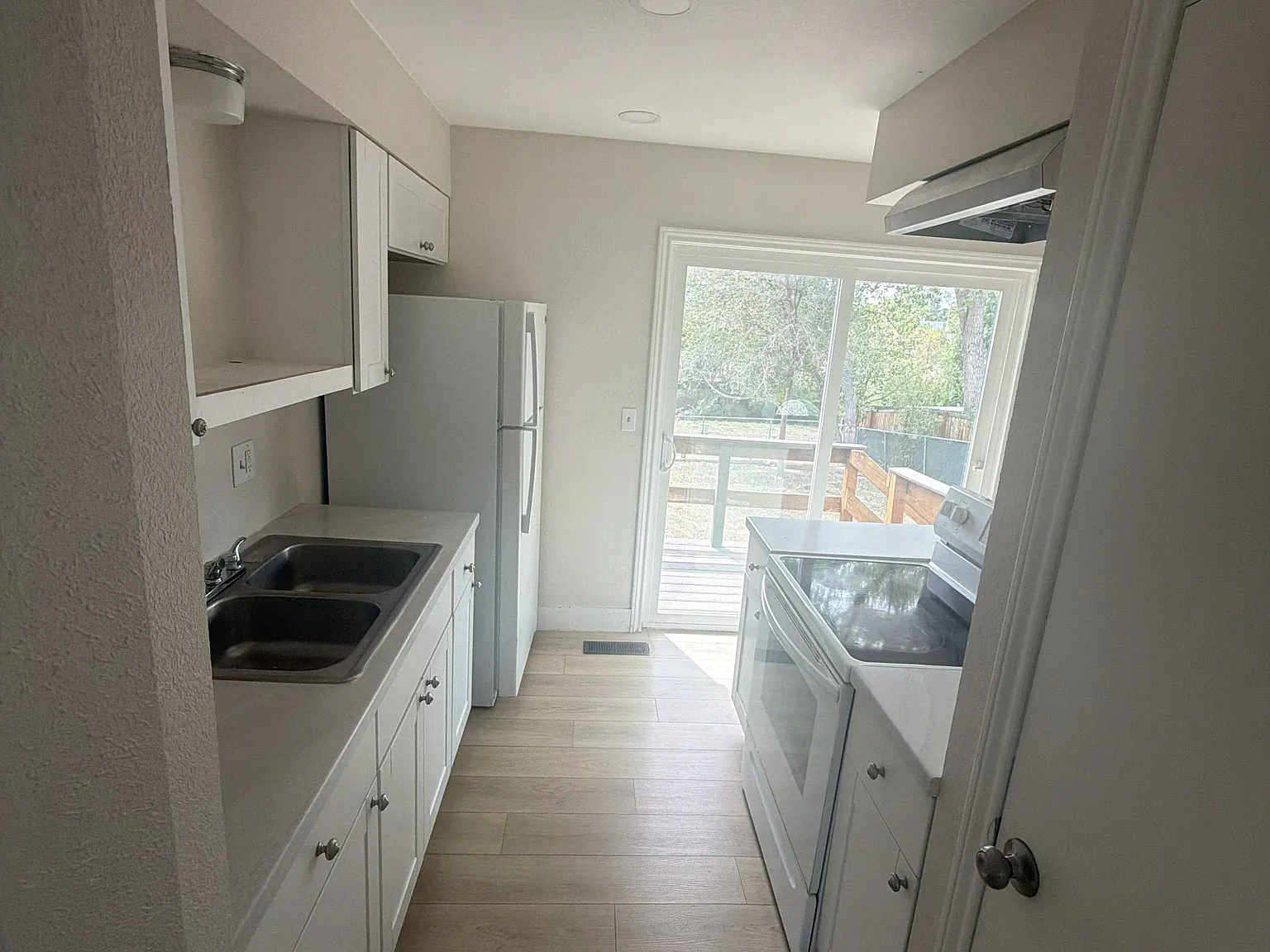 4 bed, 1460 sqft, $2,400 — Photo 4