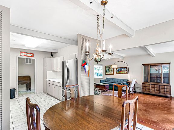 5th image of 2175 Shirley Ave