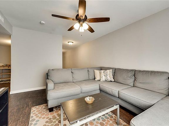 4th image of 364 Valley Park Dr