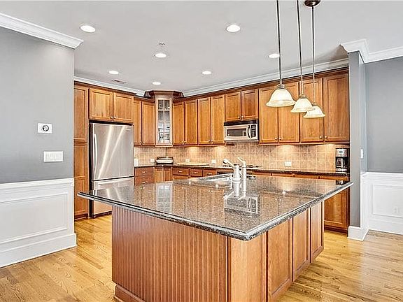 3rd image of 2250 Edgartown Ln SE #2