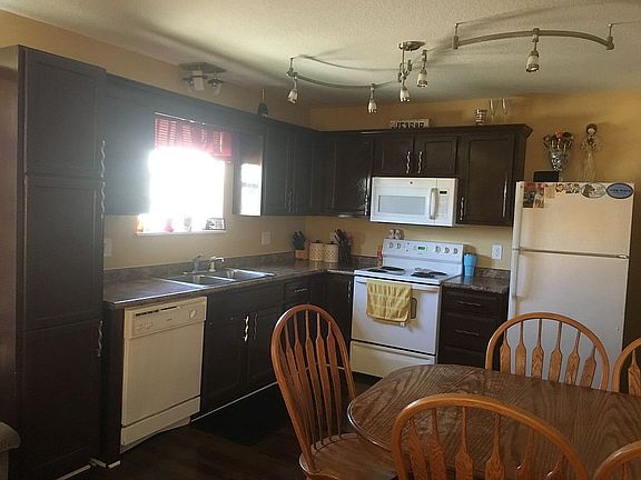 Upgraded lights throughout 