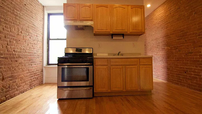 Rented by JB Mac Real Estate Inc. | media 14