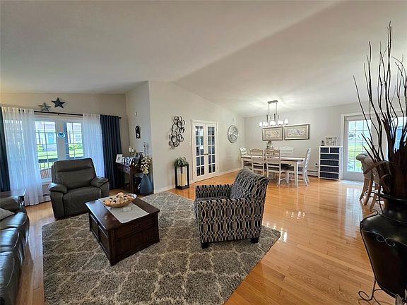 3rd image of 2 Rowsell Street