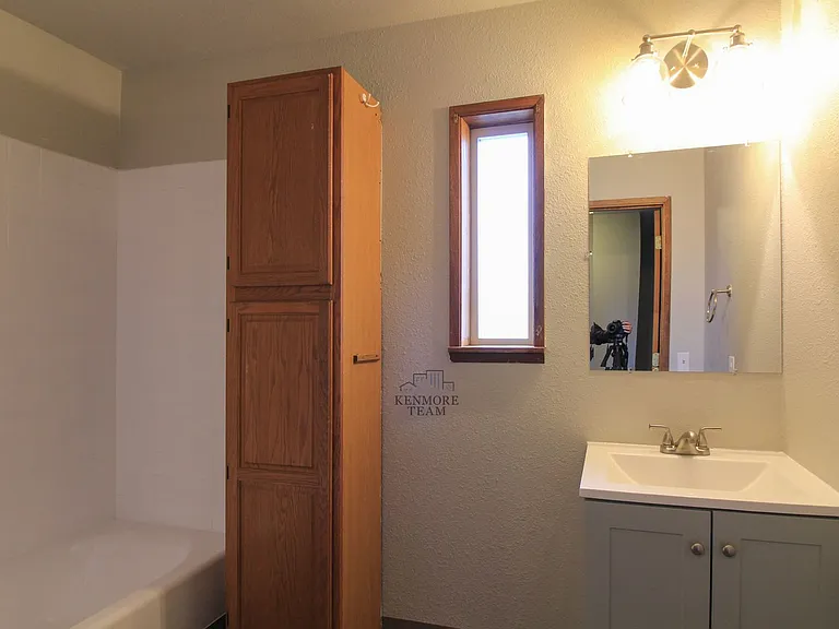 1038 Wright Ave — Photo 6