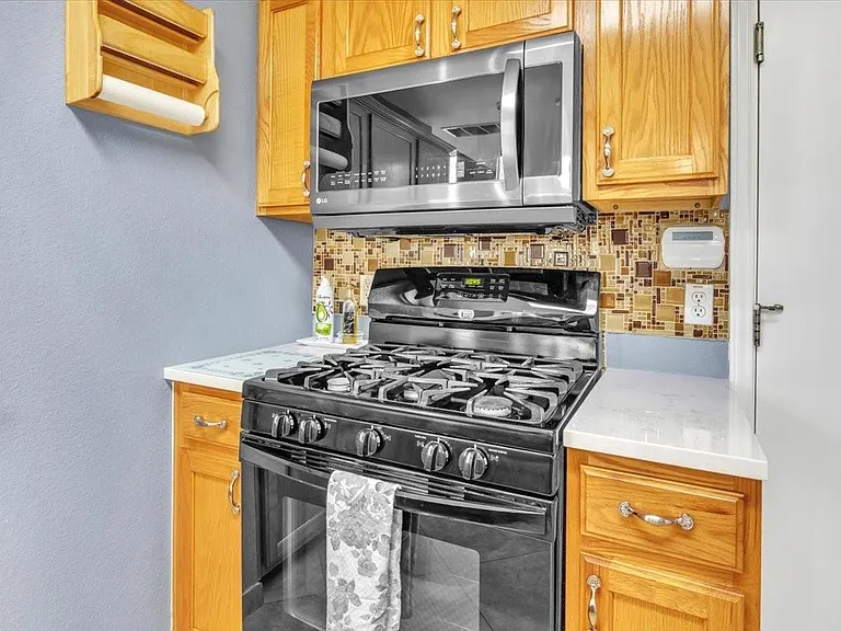 1700 W Pflugerville Pkwy — Photo 18