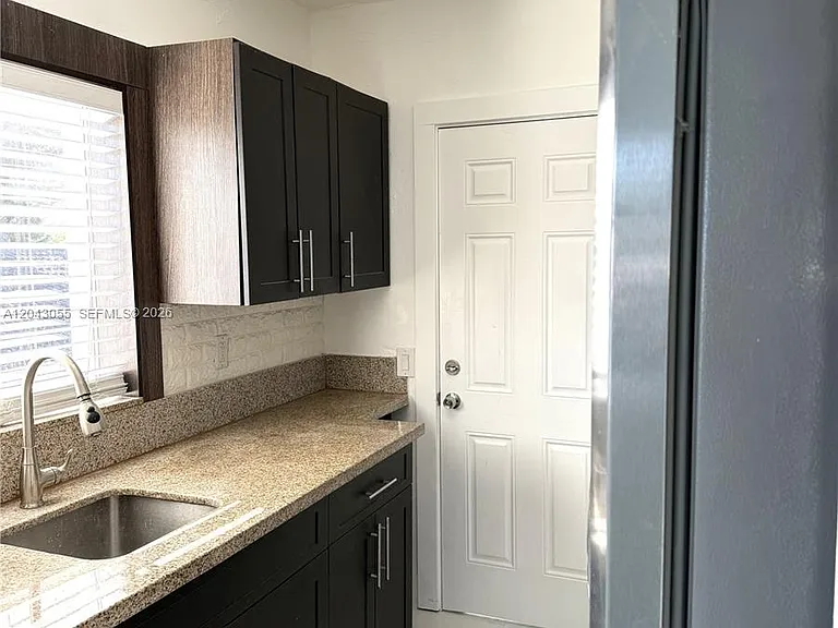 1738 Marseille Dr #4 — Photo 3