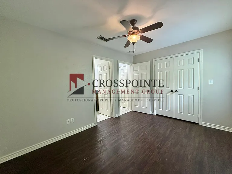 2215 N Palace Ave — Photo 9