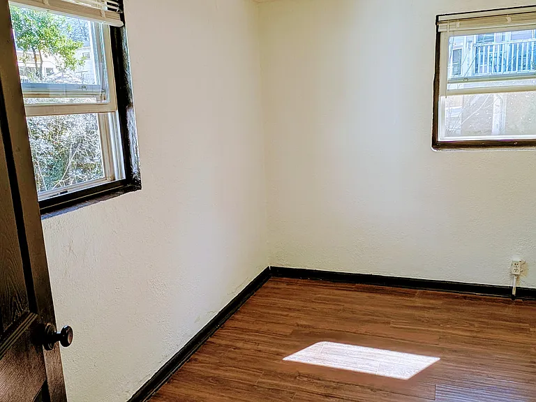 932 Fern Ave SE #B — Photo 7