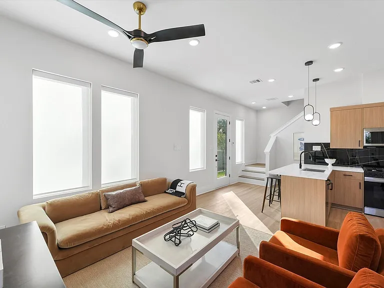 5317 Teodoro Ln — Photo 3