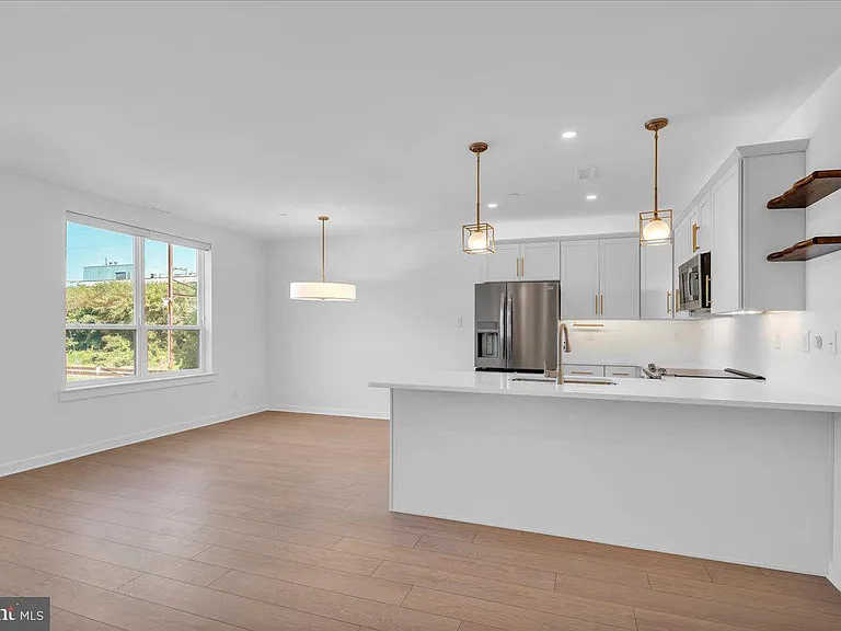 904 Riverplace Dr — Photo 8