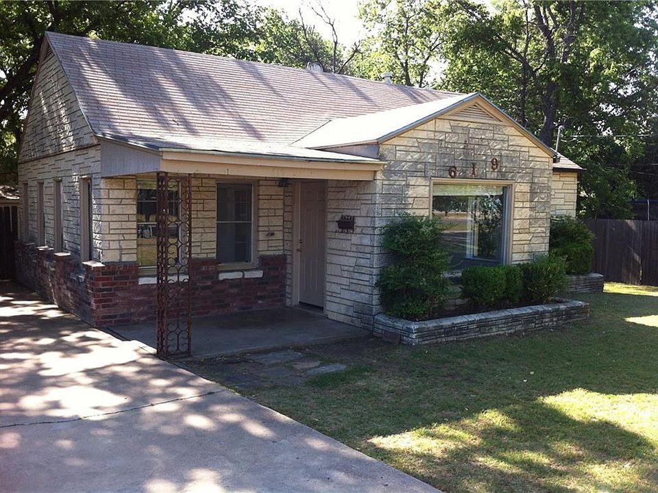 1st image of 619 Oaklawn Dr