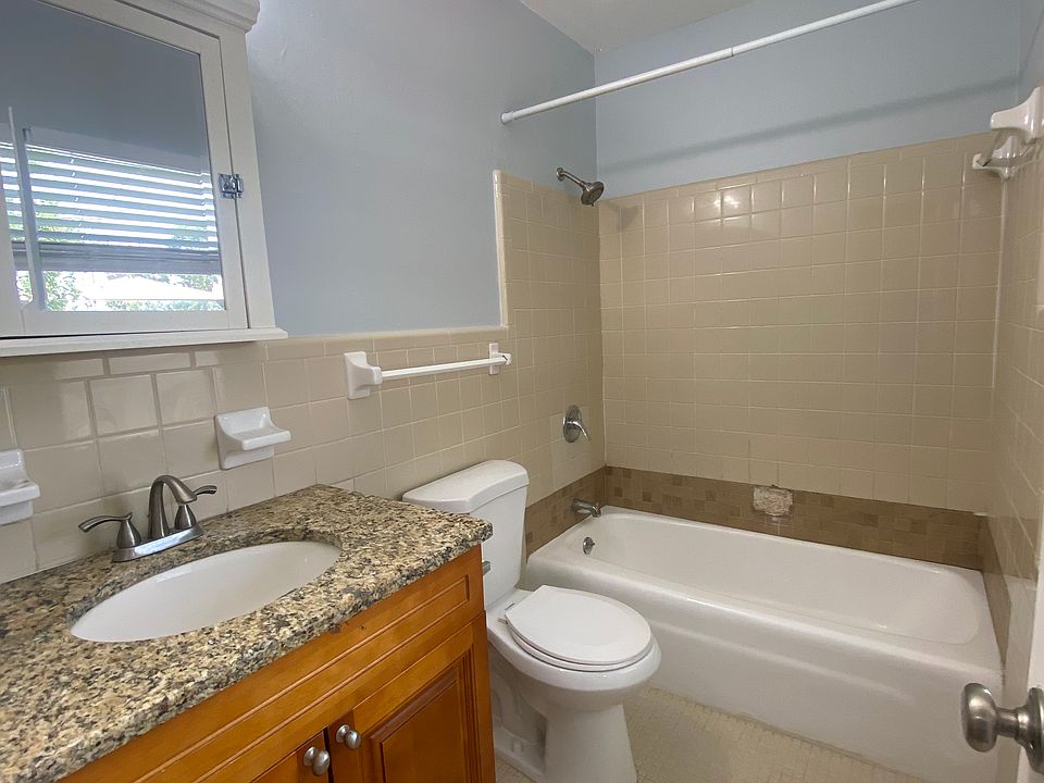 2nd image of 209 Columbia Dr #12