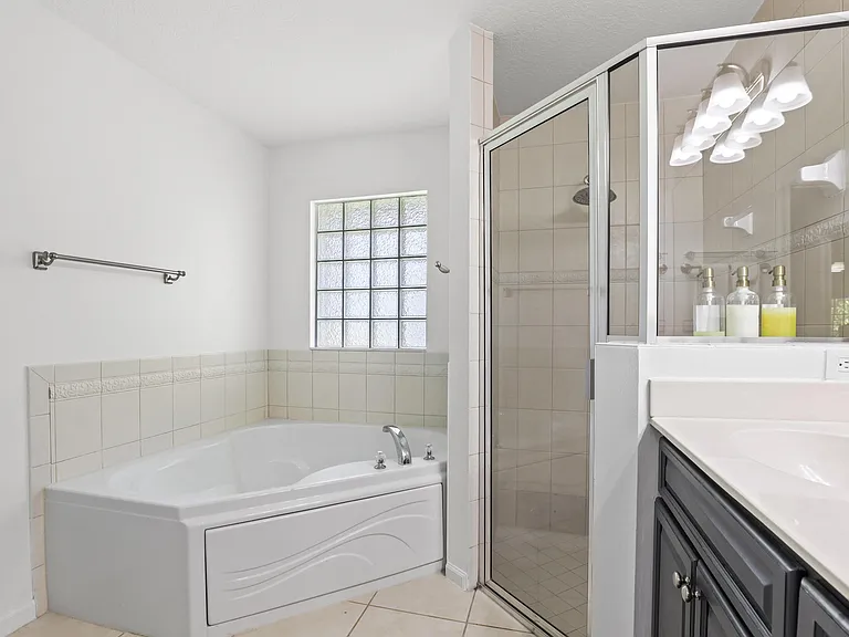 13885 Sheffield St — Photo 23