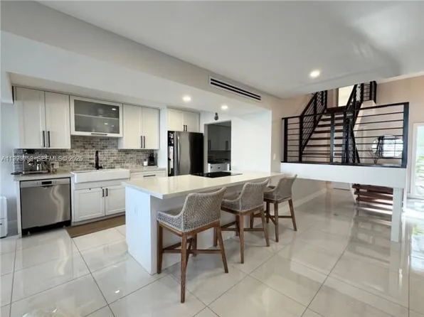 1490 NW 113th Way, Pembroke Pines, FL 33026