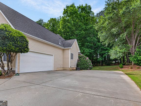 4th image of 245 Ryans Ct