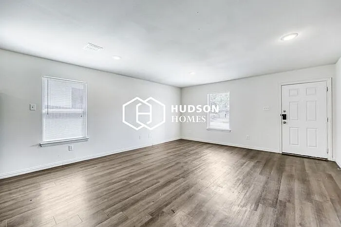 2022 Parrott Ave — Photo 3