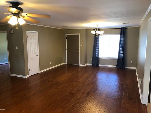 5th image of 820 Alice Dr