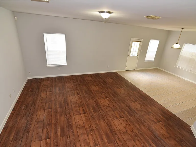 6807 Turtlewood Dr — Photo 10