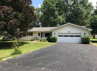 3338 Las Vegas Dr, Decatur, IL 62526