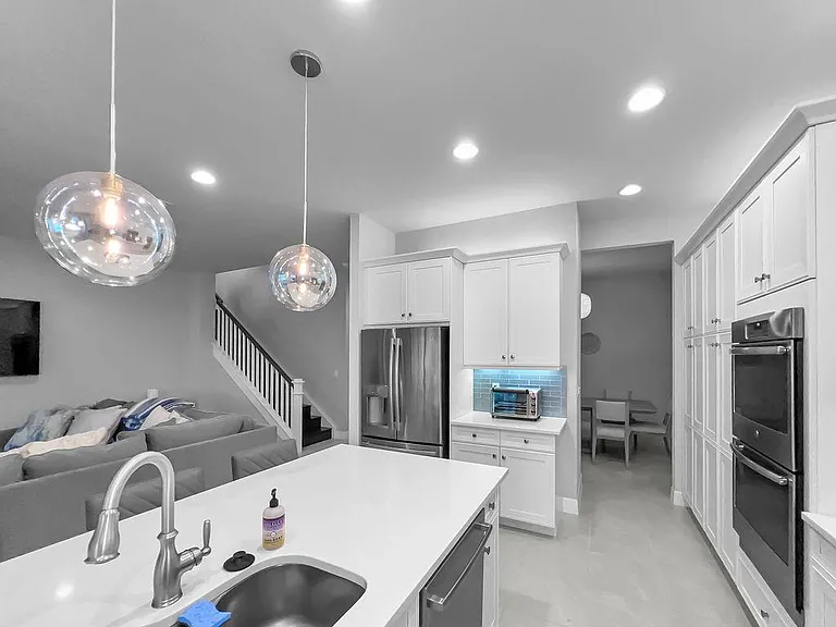4594 Kensington Cir — Photo 8