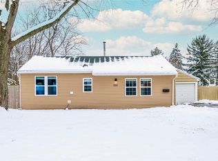 221 Iroquois St, Webster, NY 14580