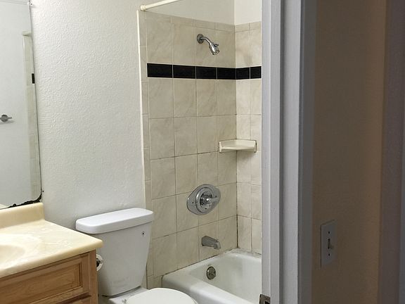 3rd image of 856 Canfield Ct APT 2