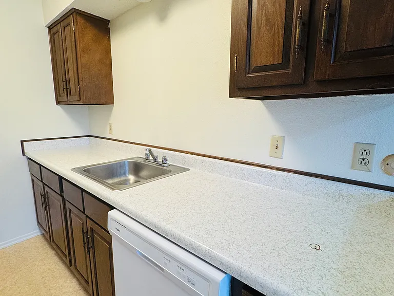 2901 Helena Ave — Photo 44