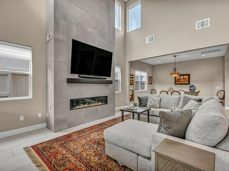 619 Camargue Trl — Photo 10