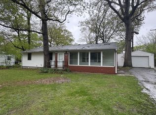 1110 Pin Oak Dr, Mahomet, IL 61853