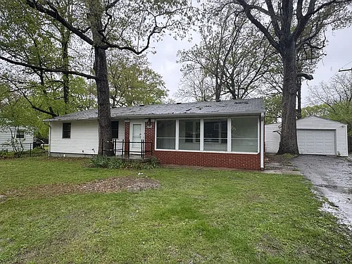 1110 Pin Oak Dr Photo 1