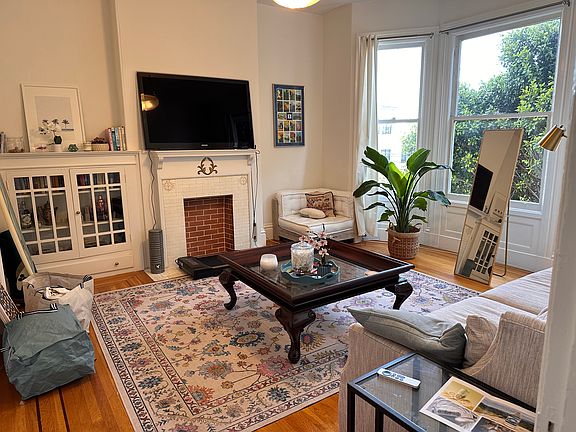 2nd image of 2859 Octavia St #1