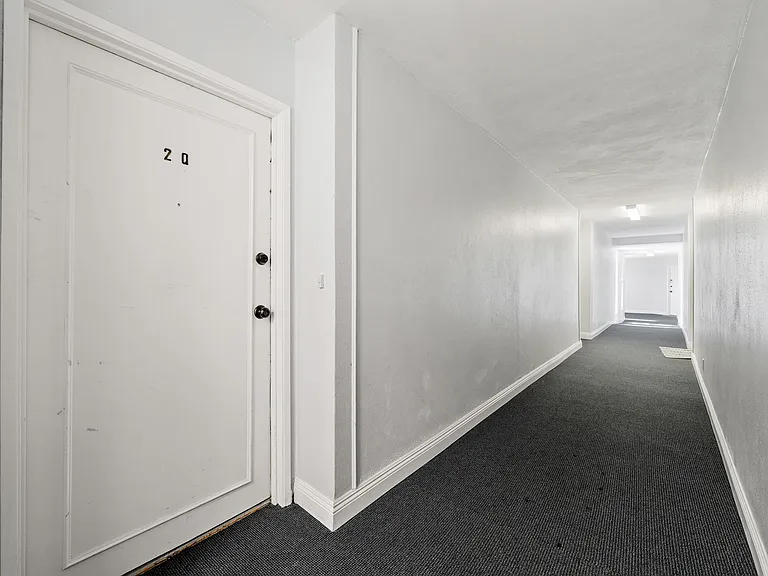 1645 Emerald St #2Q — Photo 15