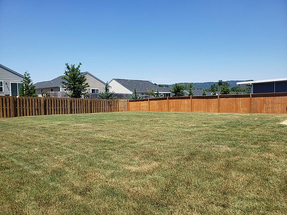 5th image of 340 Maplestead Farms Ct