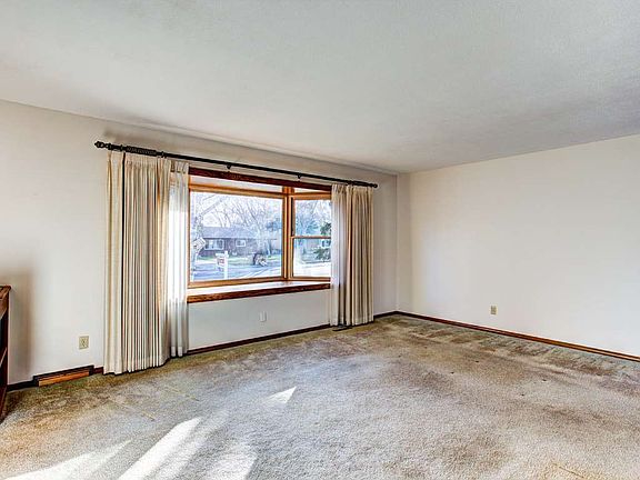 4th image of 5917 Boone Ave N