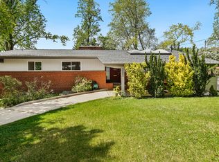 6812 Marbury Rd, Bethesda, MD 20817