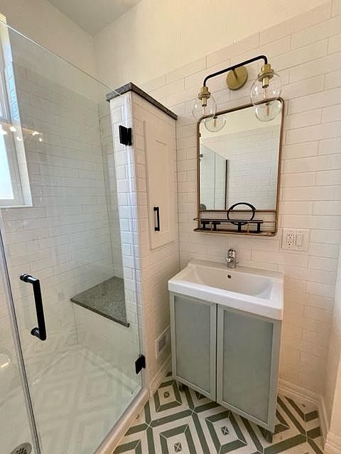 1st image of 1342 N York St #1