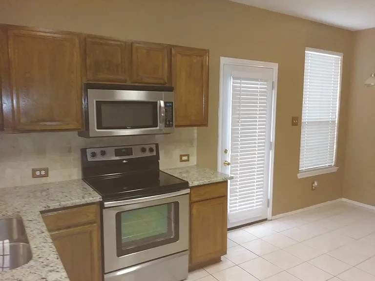 10506 Greenbriar Ln — Photo 10