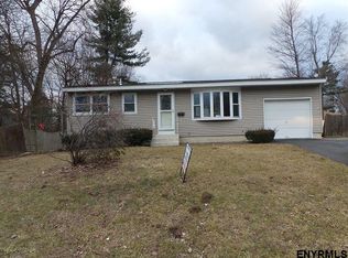 4 Sebring Ave, Colonie, NY 12205