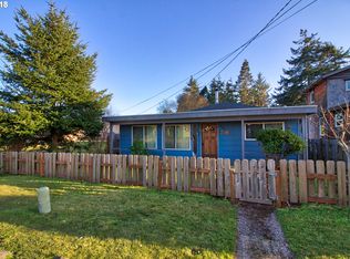 980 2nd St NE, Bandon, OR 97411